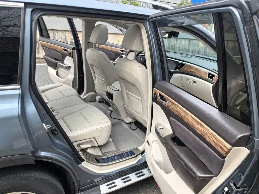 GAC Motor Trumpchi GS8 2016 — фото 17