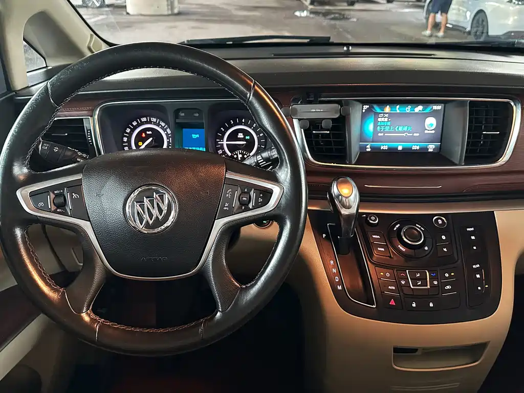 Buick GL8 2019 — фото 10