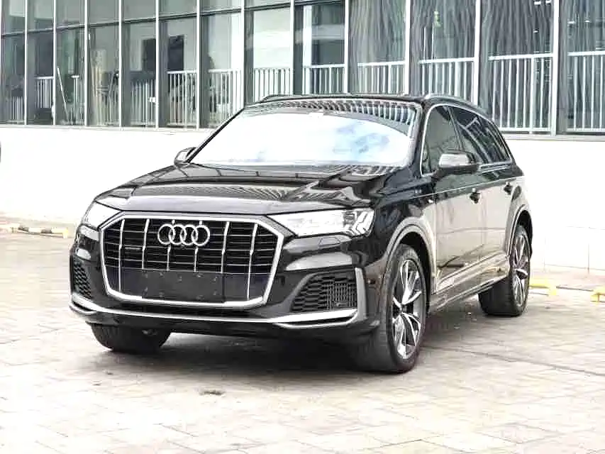 Audi Q7 2023 — фото 1