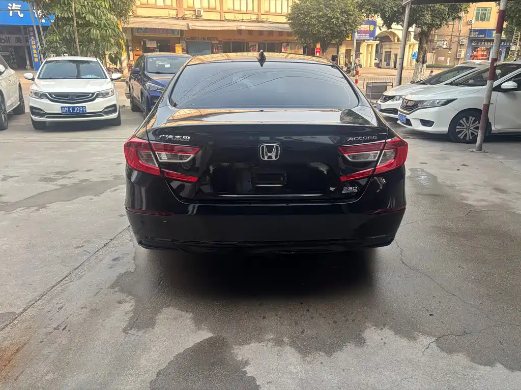 Honda Accord 2020 — фото 11