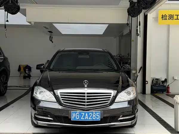 Mercedes-Benz S-Class 2011