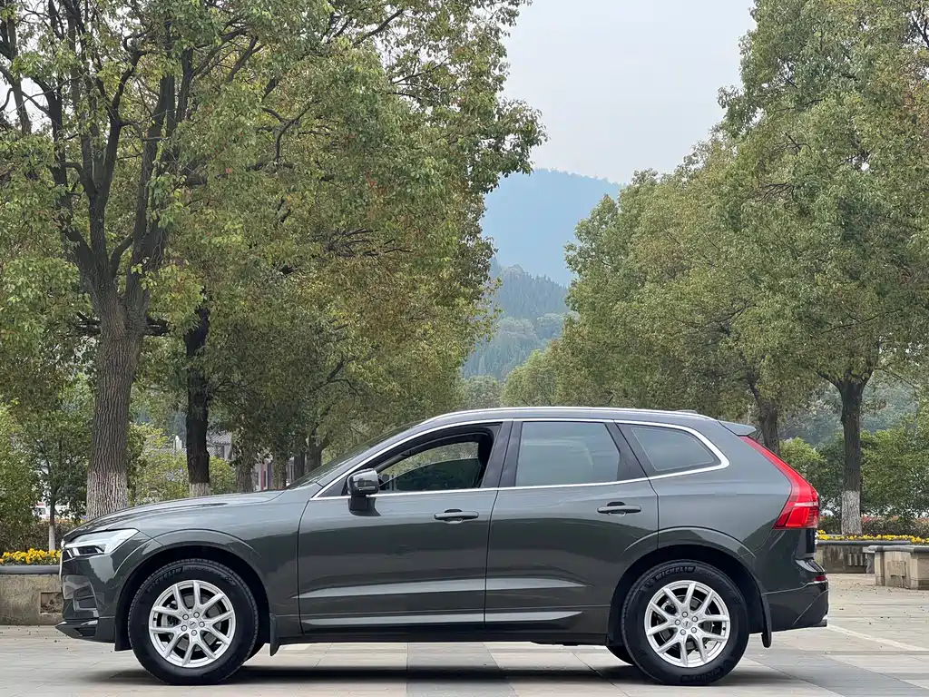 Volvo XC60 2018 — фото 13