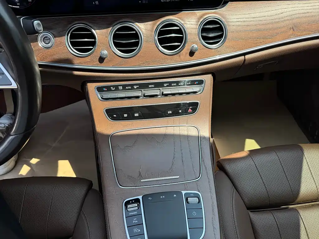 Mercedes-Benz E-Class 2021 — фото 11