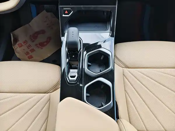 Geely Boyue L 2024