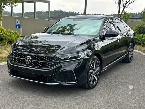 Volkswagen Passat 2023