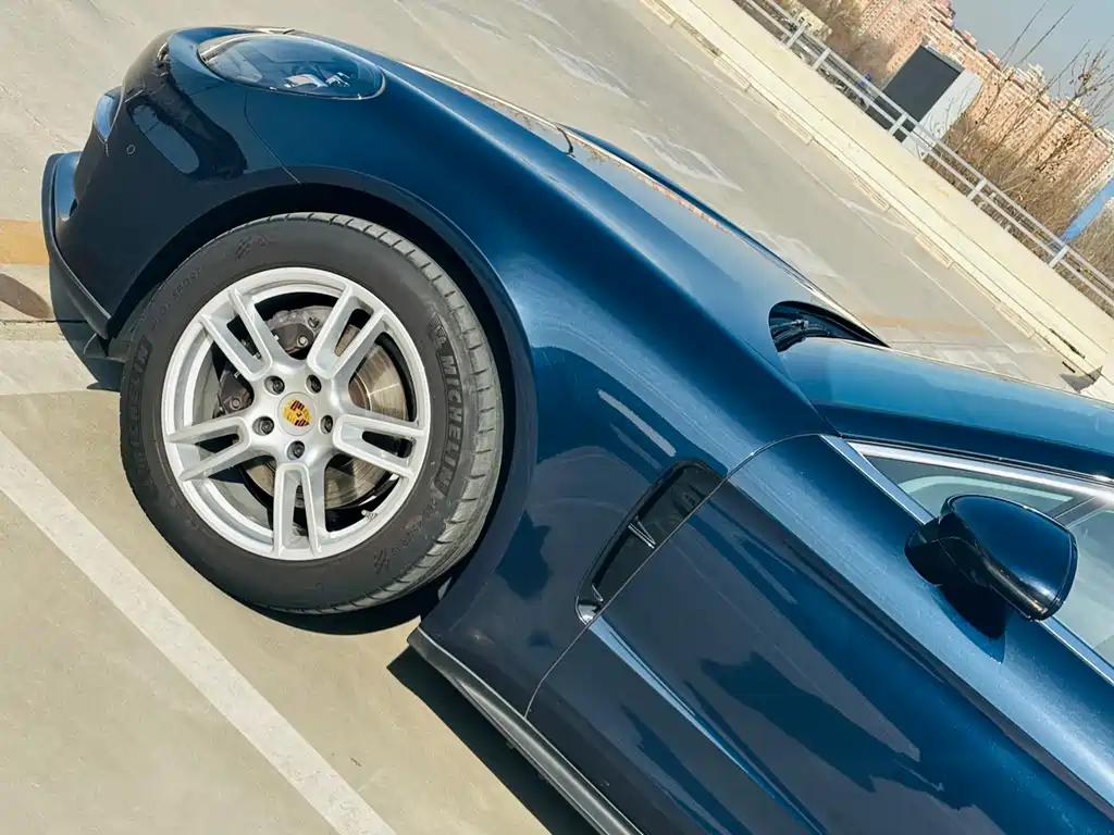 Porsche Panamera 2018 — фото 8