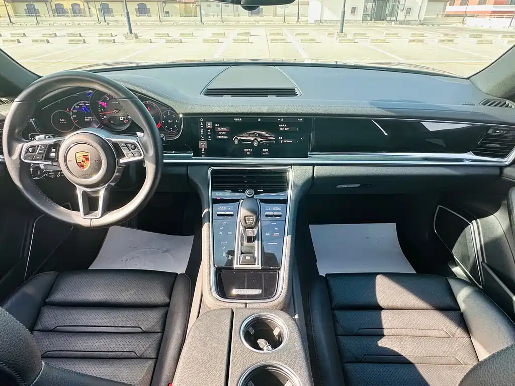 Porsche Panamera 2018 — фото 22