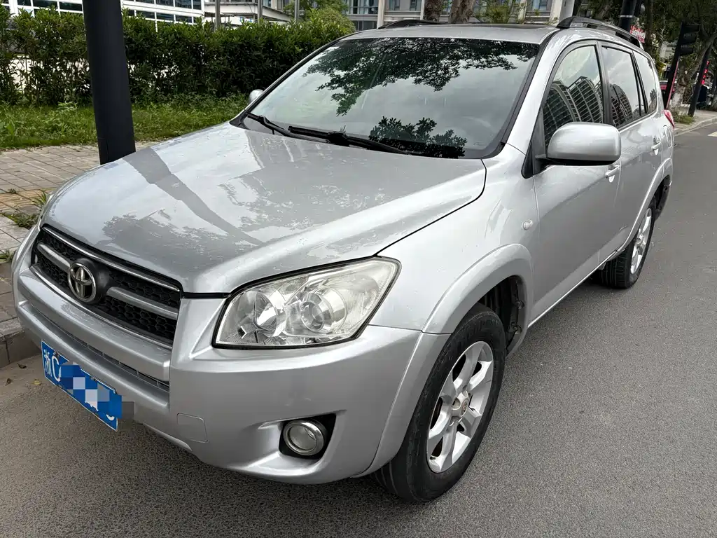 Toyota RAV4 2010
