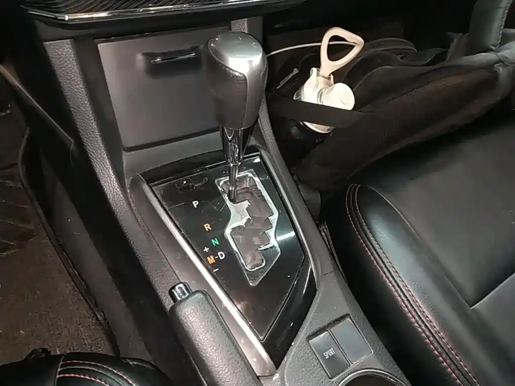 Toyota Corolla 2015 — фото 14