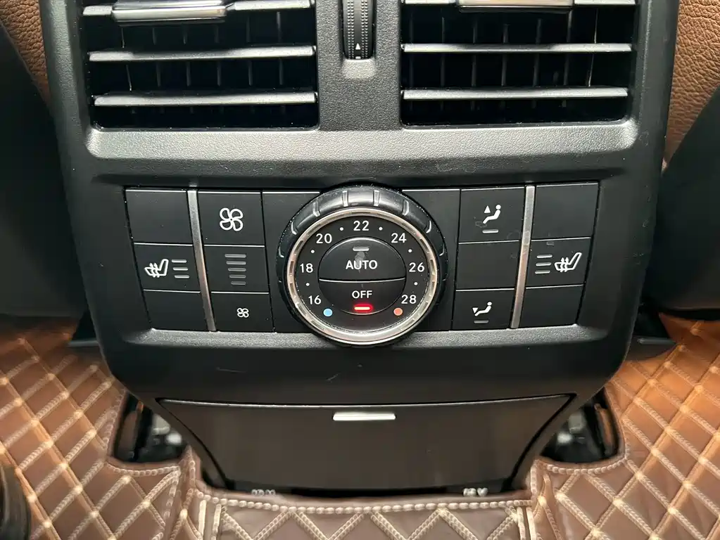 Mercedes-Benz GLS 2017 — фото 17