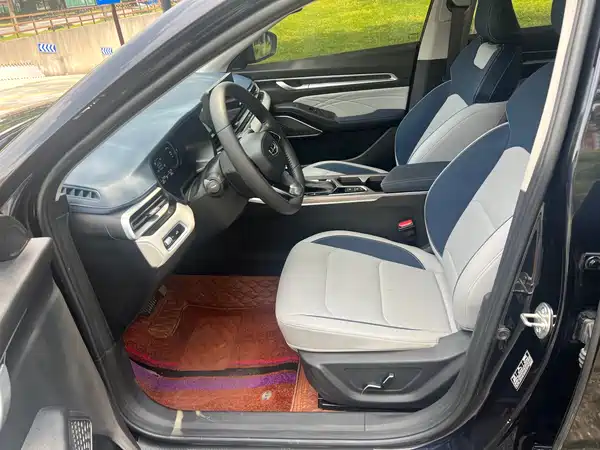 Geely Emgrand 2023