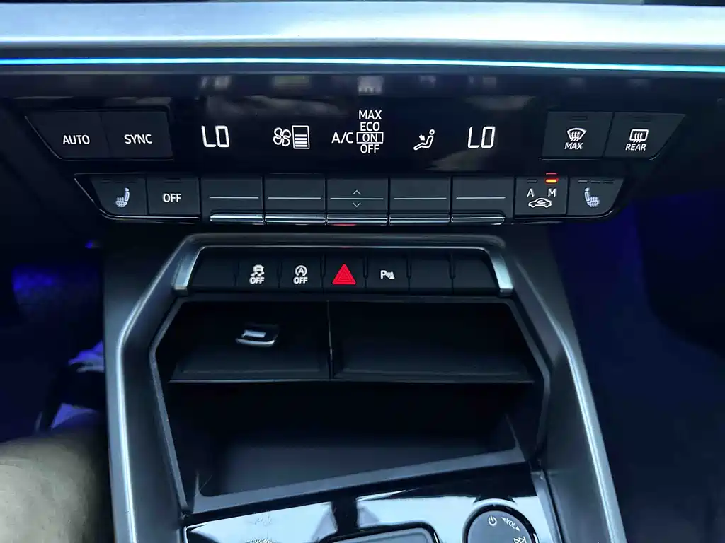 Audi A3 2023 — фото 13