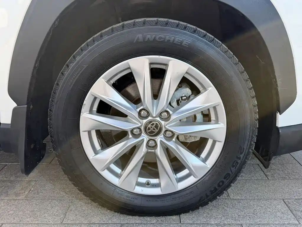 Toyota Corolla Cross 2022 — фото 14