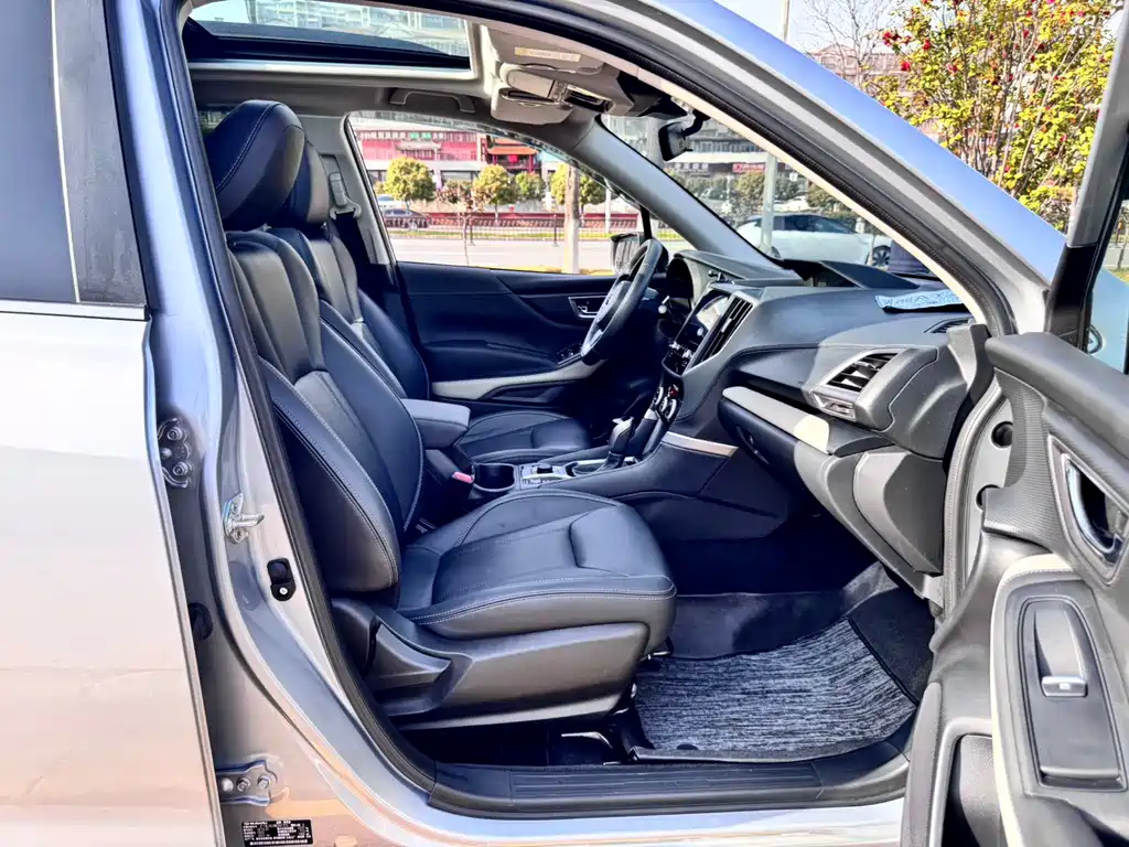 Subaru Forester 2022 — фото 11