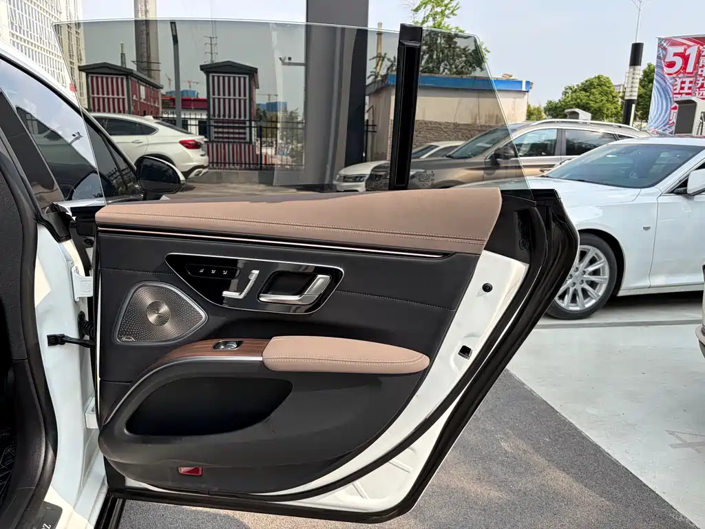 Mercedes-Benz EQS 2023 — фото 15