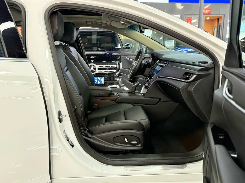 Cadillac XTS 2018 — фото 16