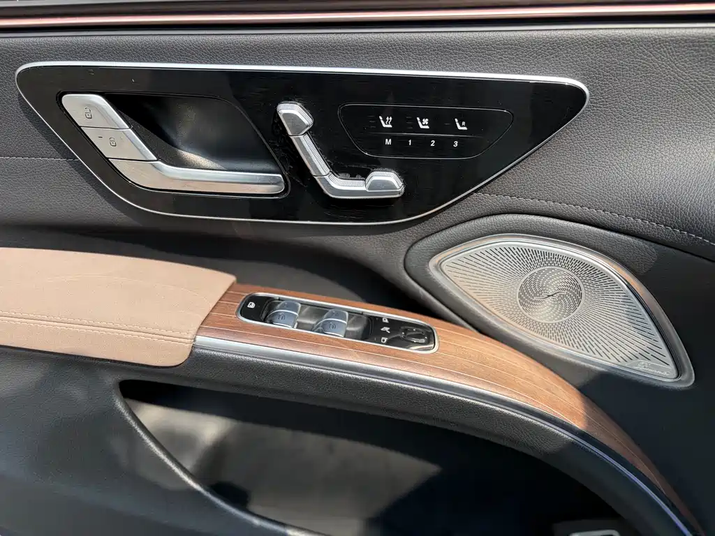 Mercedes-Benz EQS 2023 — фото 14