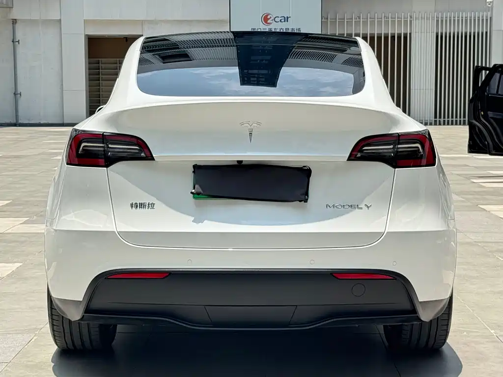 Tesla Model Y 2022 — фото 10