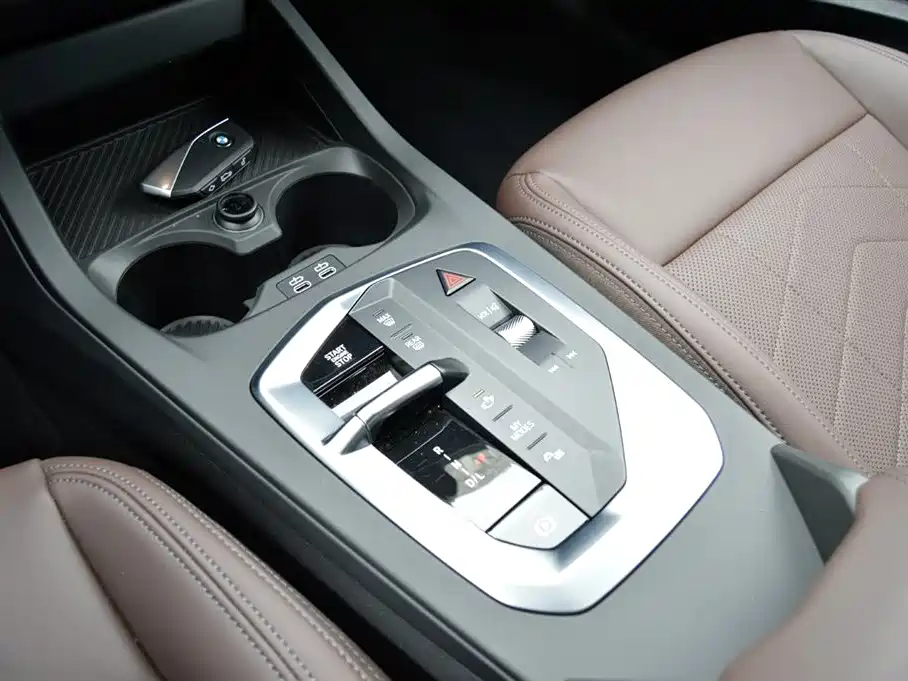 BMW 2 Series 2025 — фото 11