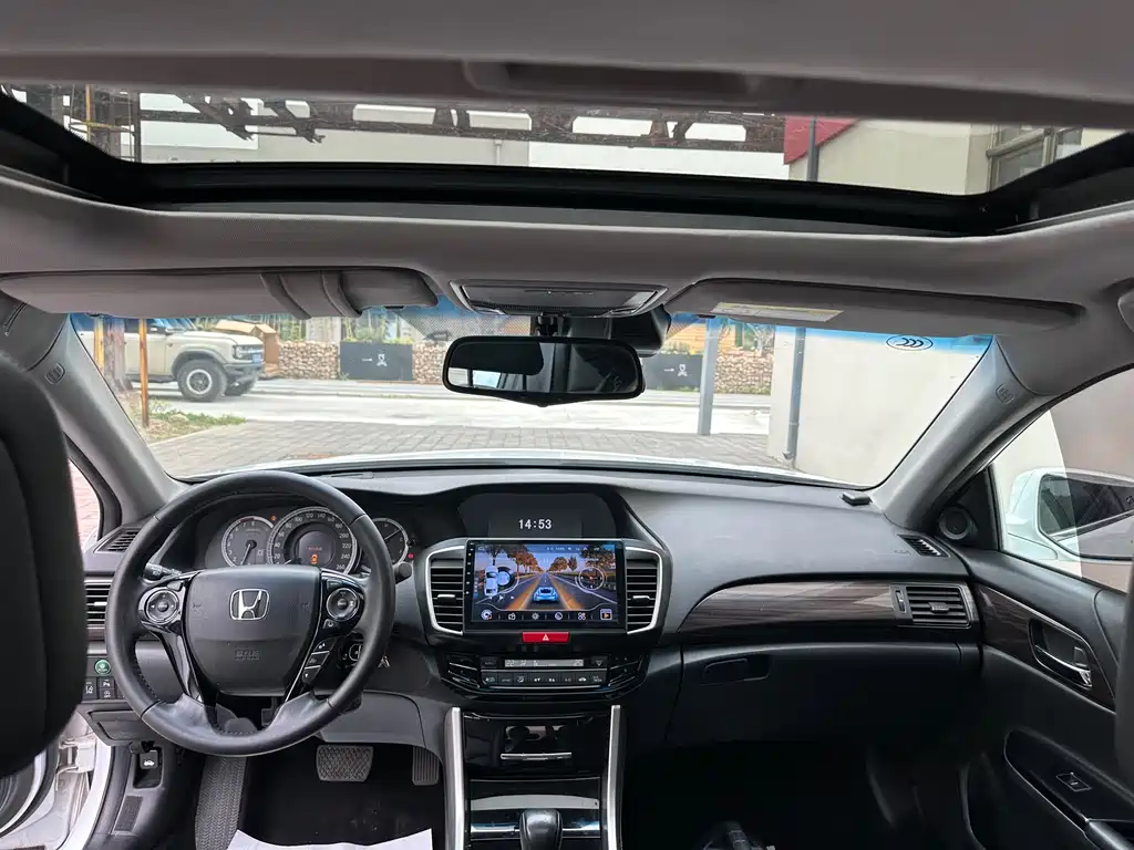 Honda Accord 2016 — фото 12