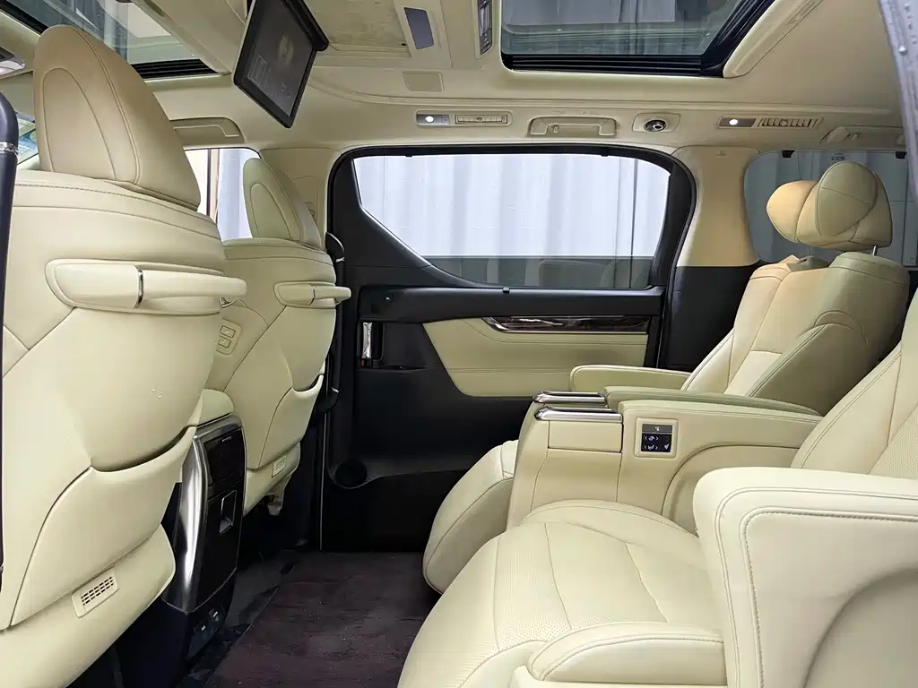 Toyota Alphard 2018 — фото 7