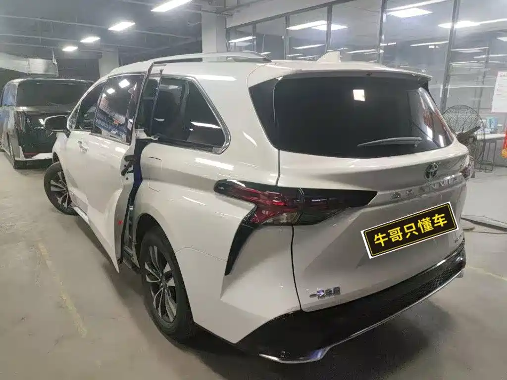 Toyota Granvia 2025
