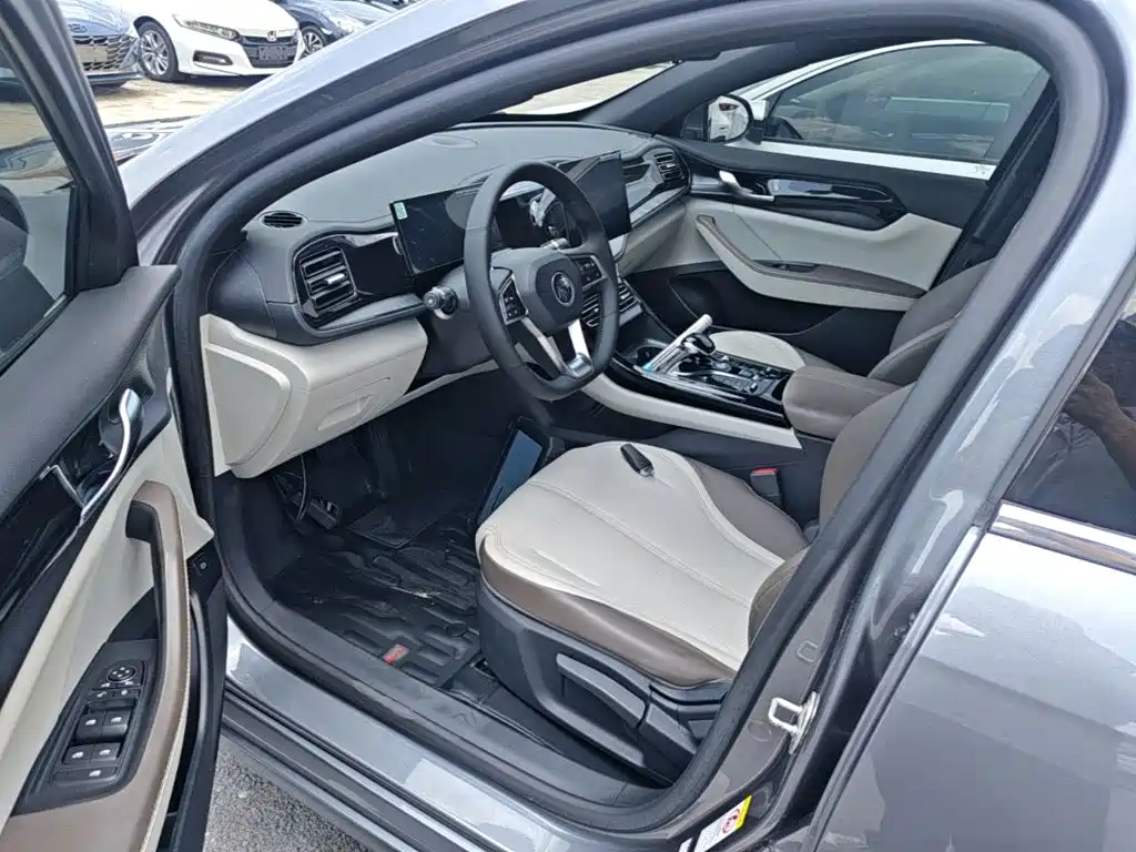 BYD Qin PLUS 2023 — фото 15