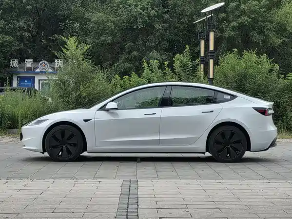 Tesla Model 3 2026