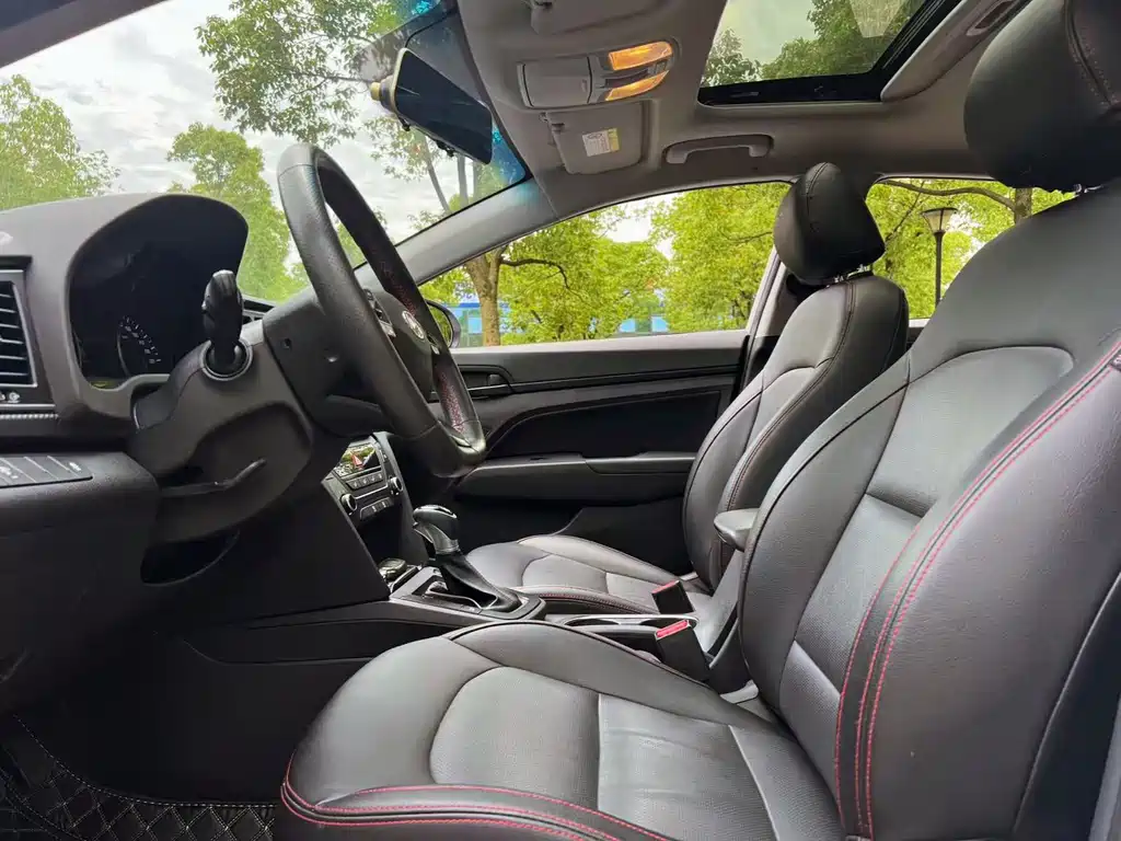 Hyundai Elantra 2019 — фото 11