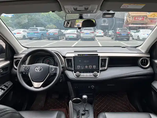 Toyota RAV4 2015