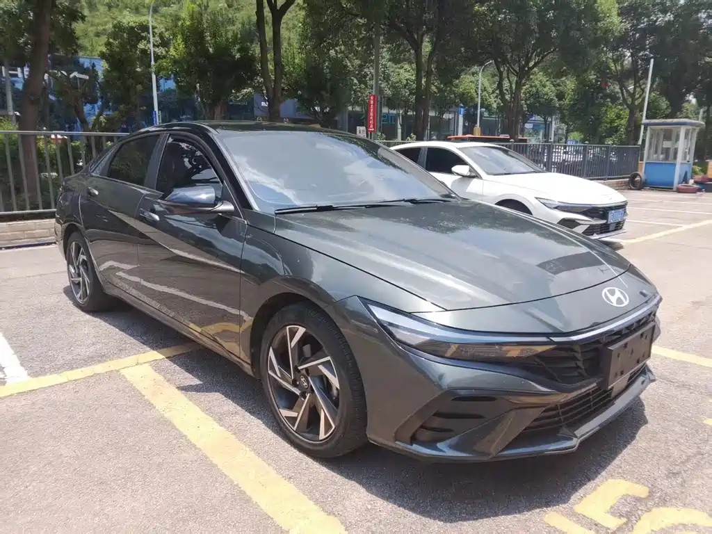 Hyundai Elantra 2023