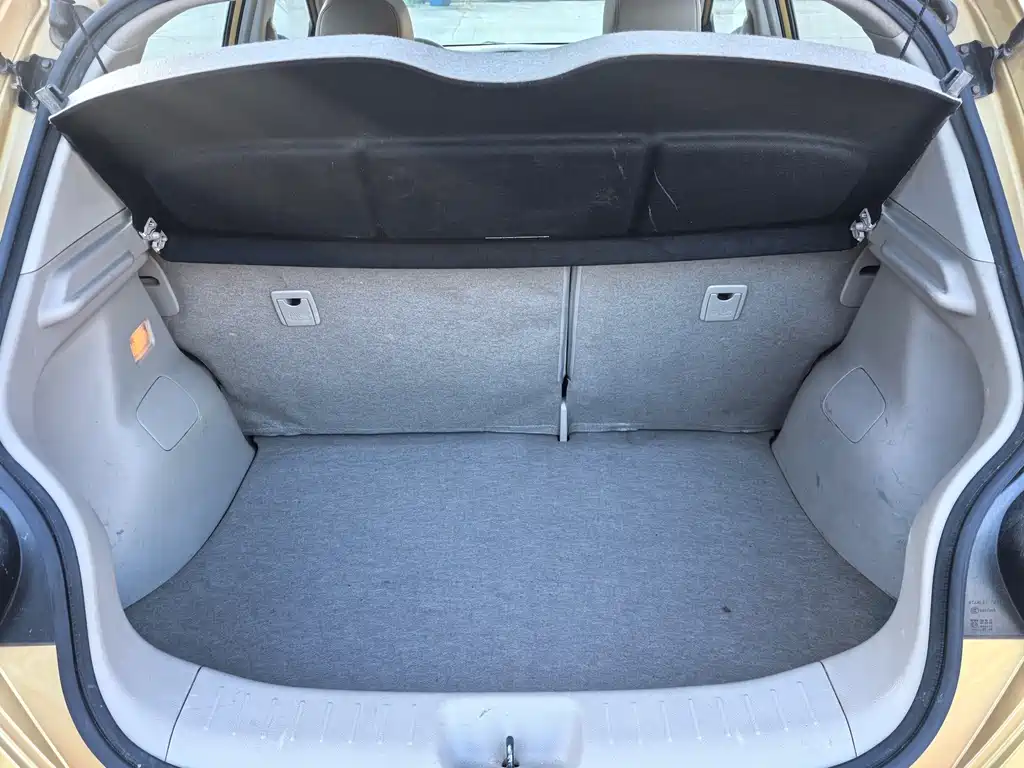 Nissan Tiida 2015 — фото 14