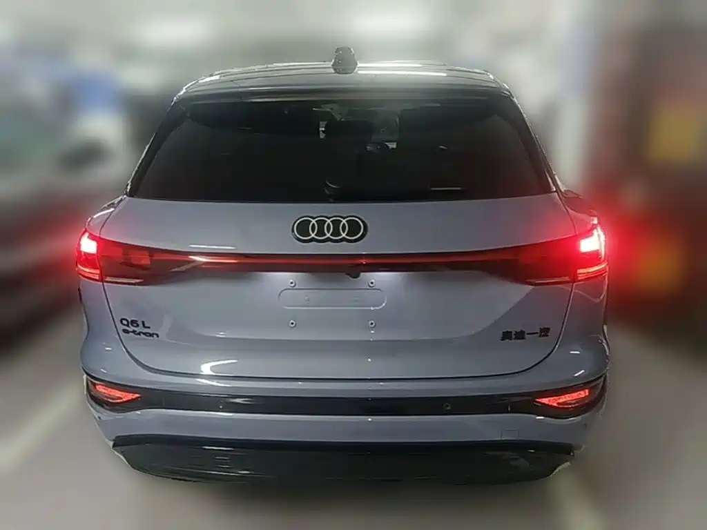 Audi Q6L E-Tron 2025 — фото 10