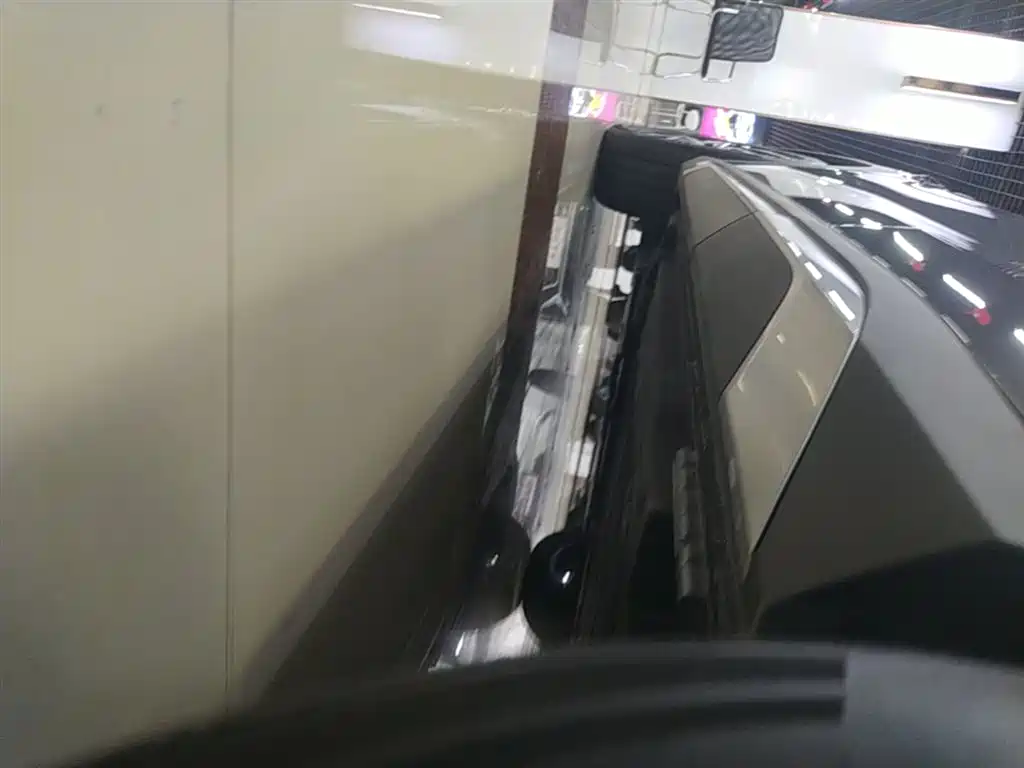 BYD L DM-i 2025 — фото 22