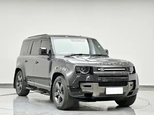 Land Rover Defender 2024