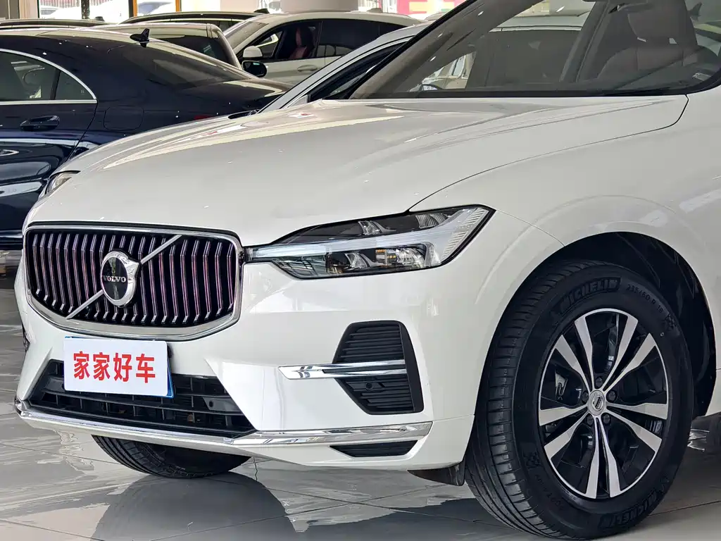 Volvo XC60 2022 — фото 4