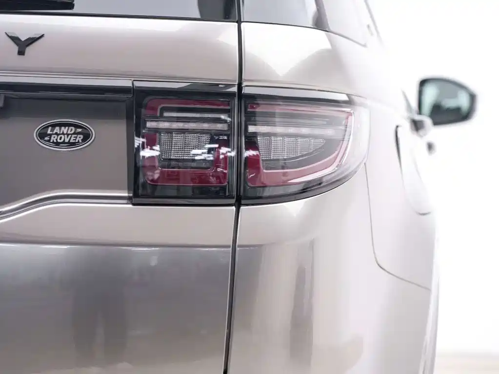 Land Rover Discovery Sport 2022 — фото 19