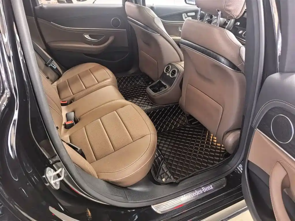 Mercedes-Benz E-Class 2023 — фото 2
