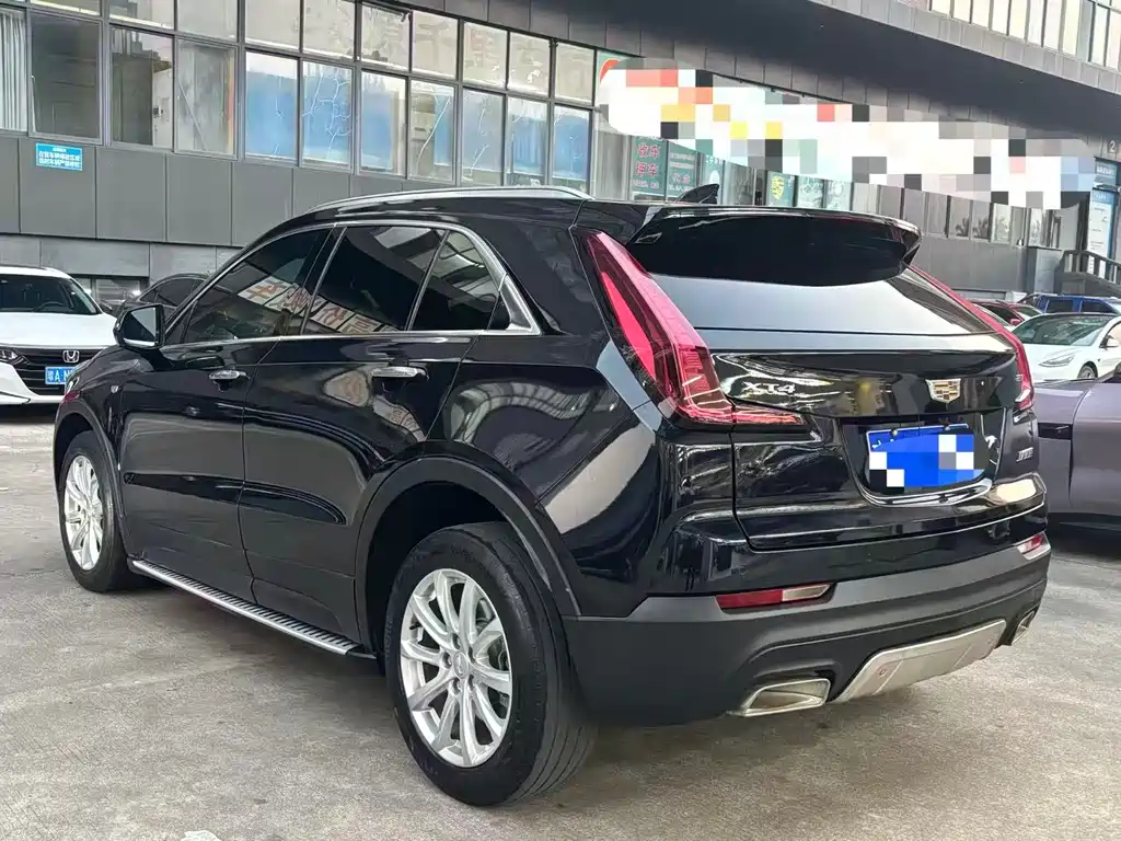 Cadillac XT4 2022 — фото 9