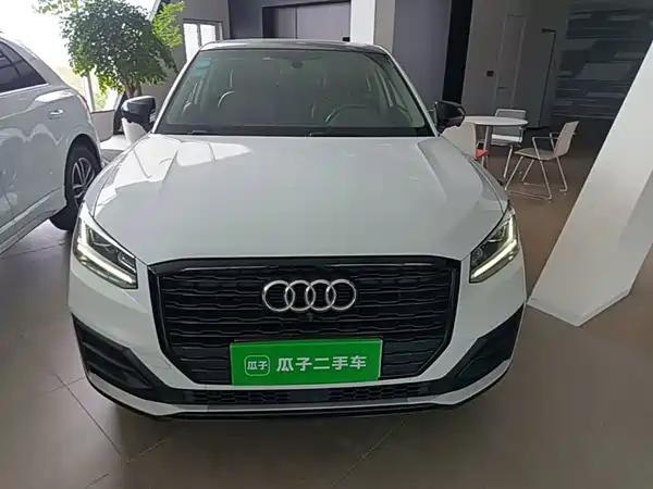 Audi Q2L 2019
