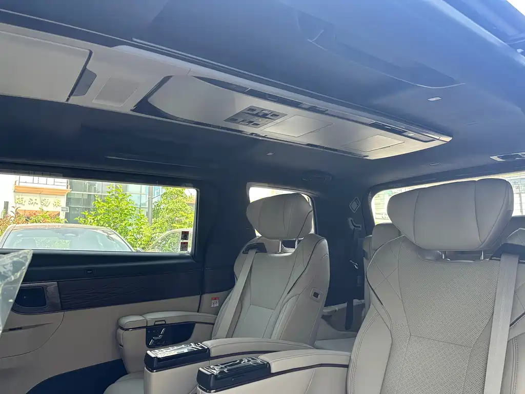 Toyota Alphard — фото 8