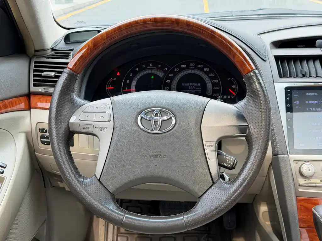 Toyota Camry 2008 — фото 16