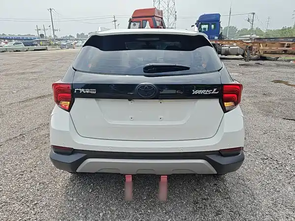 Toyota Yaris L 2022