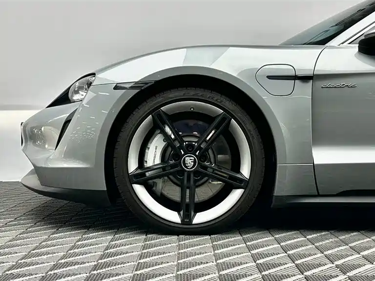 Porsche Taycan 2021 — фото 8
