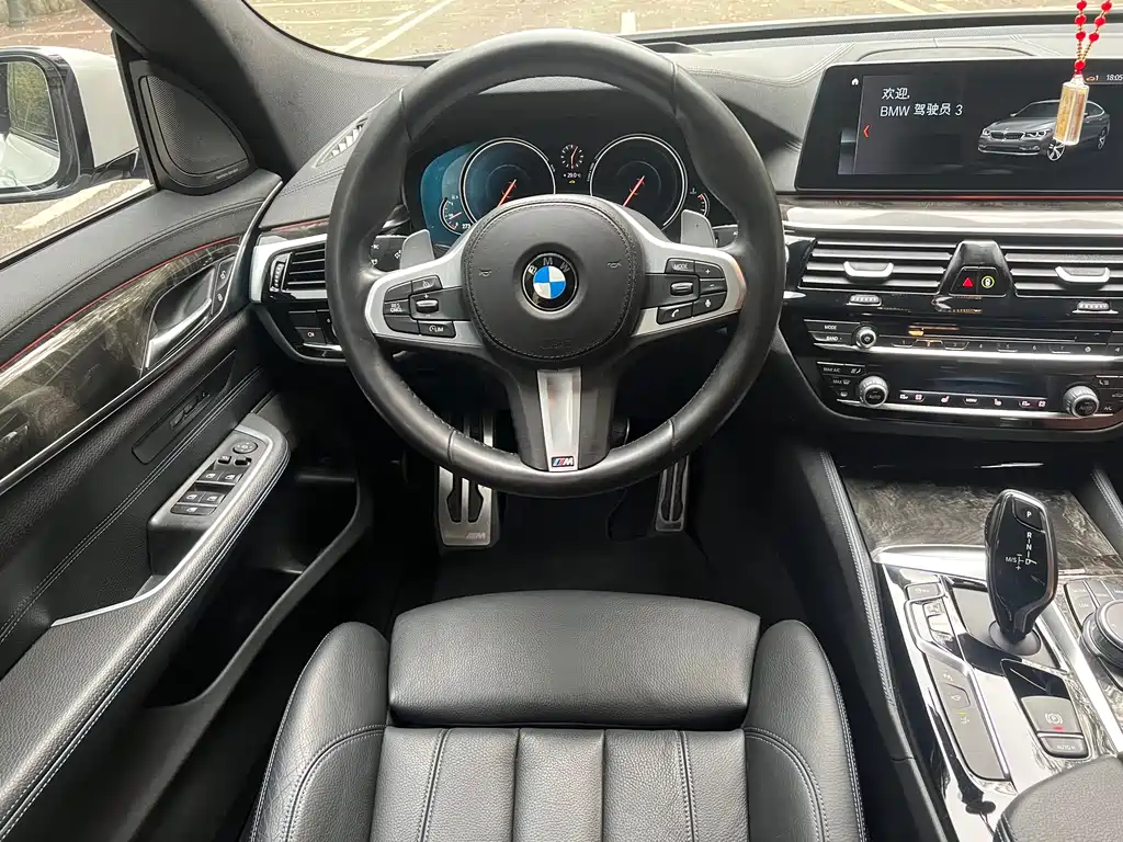 BMW 6 Series GT 2018 — фото 16