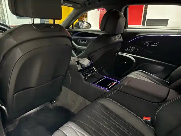Bentley Flying Spur Plug-In Hybrid 2023