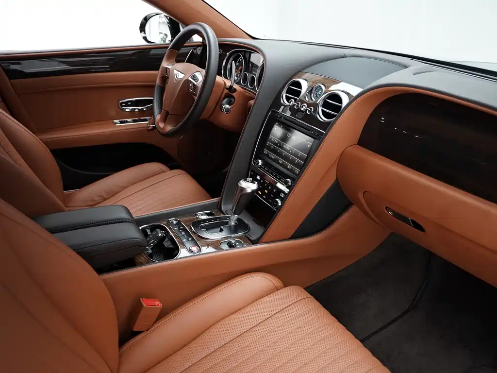 Bentley Flying Spur 2018 — фото 9