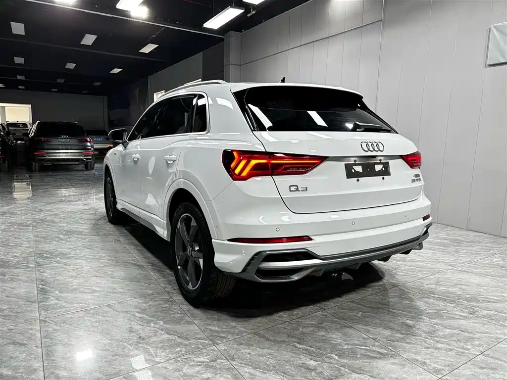 Audi Q3 2022 — фото 4