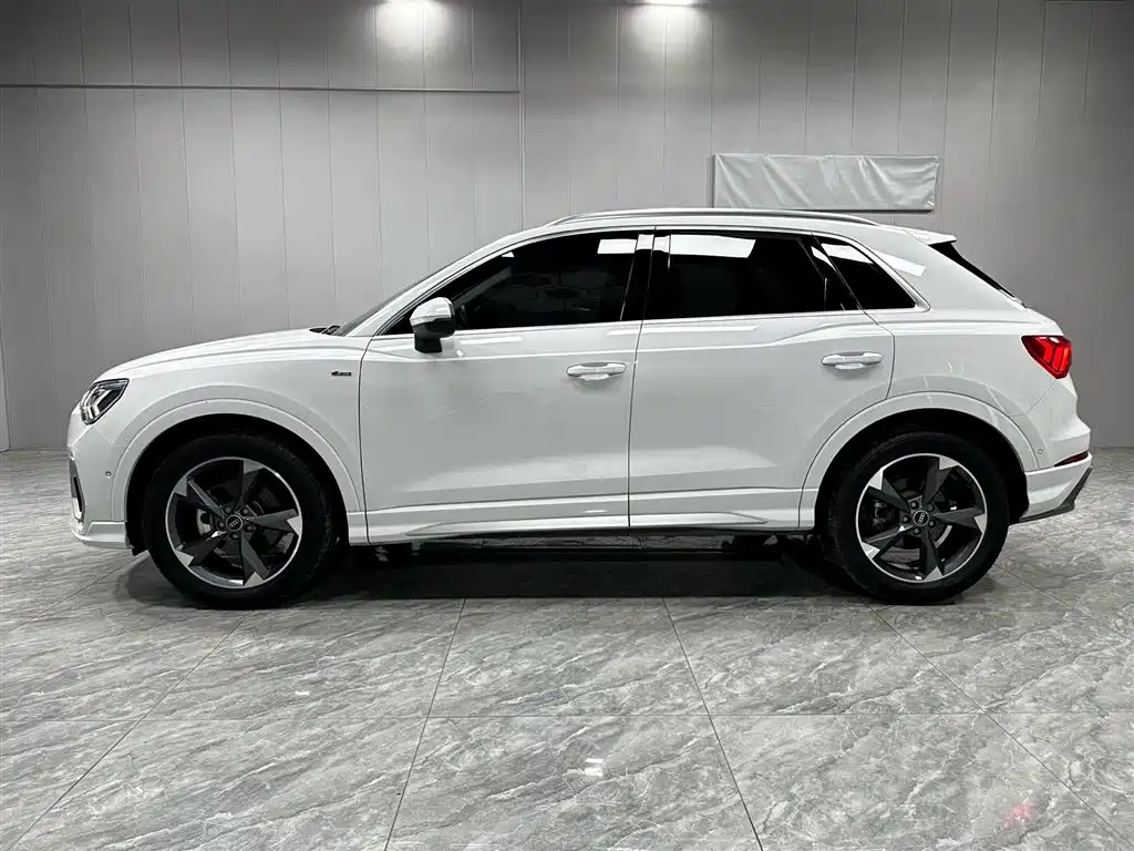 Audi Q3 2022 — фото 8