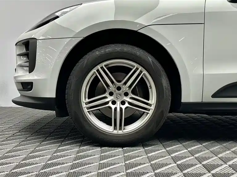 Porsche Macan 2022 — фото 8